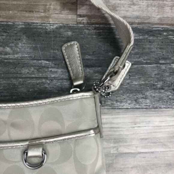 Coach Gold Khaki Bag in Signature Jacquard Shoulder Strap Zip NWT - Picture 4 of 9